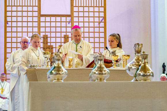 BIshop Fintan at the altar during the Mass of Chrism, on Holy Thursday, Cathedral of St. Mary and St. Ann.Pic: Brian Lougheed